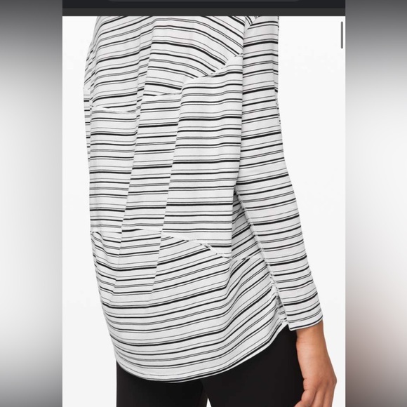 Lululemon “Back in Action” long sleeve black & white - Picture 3 of 12